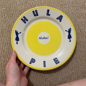 9” Buffalo China Hula Pie Yellow and Blue Plate